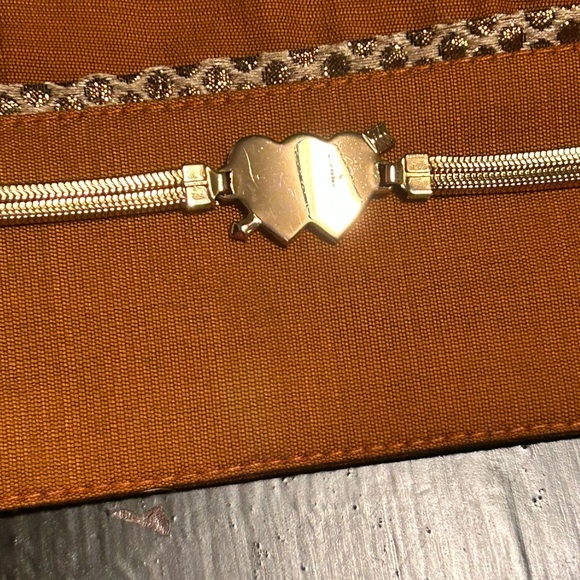 Beautiful double heart bracelet goes with practically anything u decide to wear - Picture 7 of 8